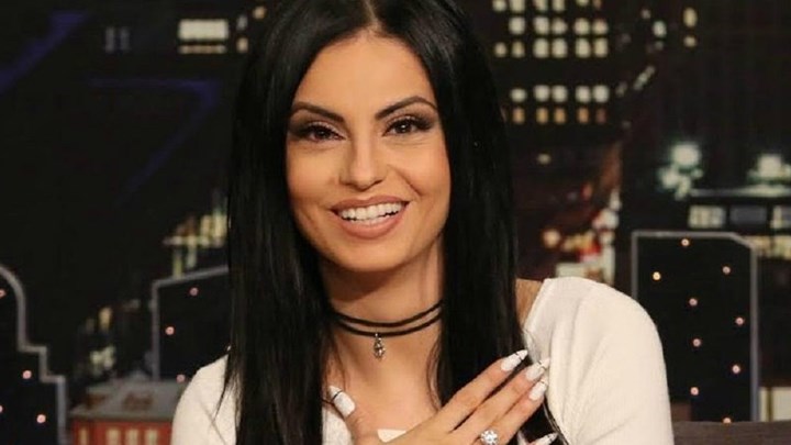 Δήμητρα Αλεξανδράκη: Ξέχασε ξανά το live του Instagram ανοικτό και έπεσε για ύπνο – ΒΙΝΤΕΟ