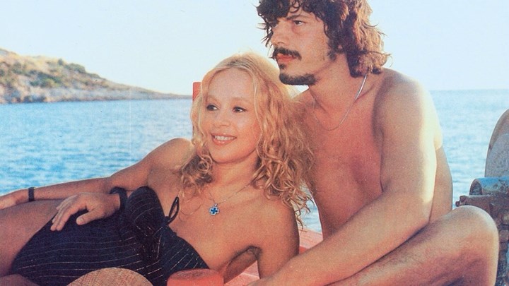 Αλίκη Βουγιουκλάκη: Η σπάνια φωτογραφία με τον Βλάσση Μπονάτσο στον Θεολόγο