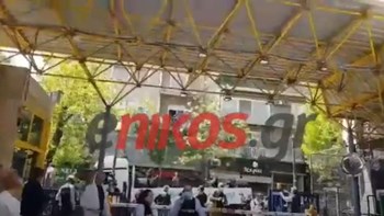 Η Πρωτοψάλτη τραγούδησε έξω από τον “Ευαγγελισμό” – Μουσικό “ευχαριστώ” σε γιατρούς και νοσηλευτές – ΒΙΝΤΕΟ