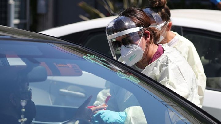 Κορονοϊός: Αναμένεται κοσμοσυρροή σε παραλίες – Κύμα καύσωνα στην Καλιφόρνια