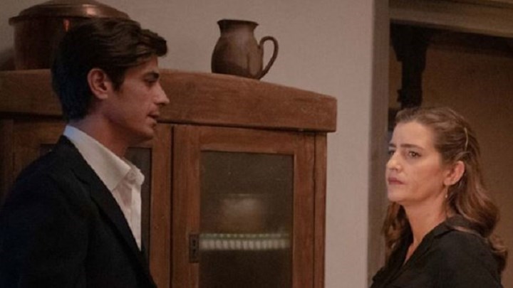 Άγριες Μέλισσες: Η Λενιώ εκδικείται τον Λάμπρο με ντοκουμέντο-φωτιά – ΒΙΝΤΕΟ