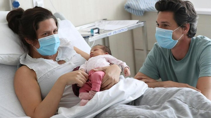 Βέλγιο: Γυναίκα με κορονοϊό γέννησε με καισαρική