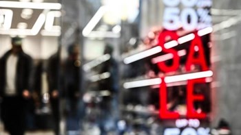 Πότε ζητεί ο Εμπορικός Σύλλογος Αθηνών να γίνουν οι θερινές εκπτώσεις