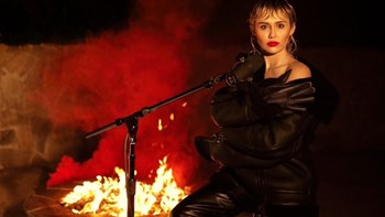 Μάιλι Σάιρους: Τραγούδησε το «Wish You Were Here» των Pink Floyd για το Saturday Night Live at Home – ΒΙΝΤΕΟ