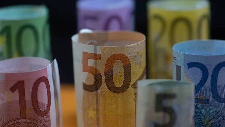 Επίδομα 800 ευρώ: Aρχίζει η δεύτερη φάση πληρωμών – Πότε θα γίνουν οι επόμενες