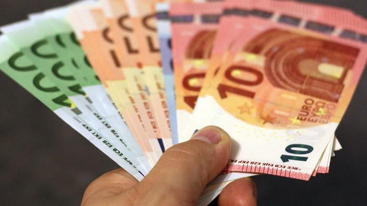 Επιδόματα: Πότε θα καταβληθούν τα 800 και 600 ευρώ και η ενίσχυση των ανέργων – Όλο το χρονοδιάγραμμα