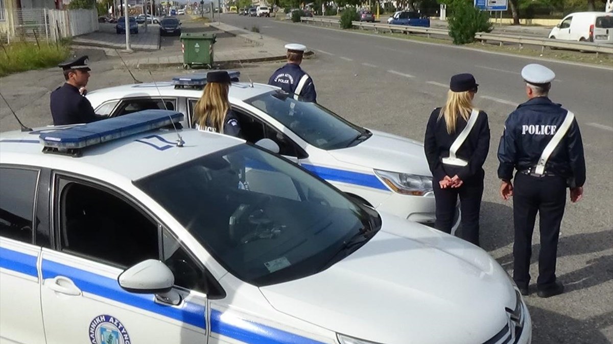 Μεσογείων: Μποτιλιάρισμα έπειτα από τροχαίο στον Χολαργό