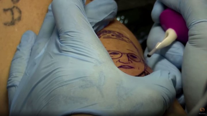 Κορονοϊός: Ο Σουηδός “Τσιόδρας” έγινε τατουάζ – ΒΙΝΤΕΟ