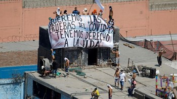 Κορονοϊός: Εννέα νεκροί και 67 τραυματίες από εξέγερση σε φυλακή του Περού – ΦΩΤΟ