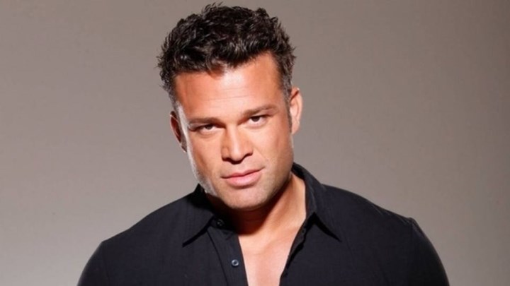 Κώστας Σόμμερ: Ερωτευμένος ξανά ο γνωστός ηθοποιός – ΒΙΝΤΕΟ