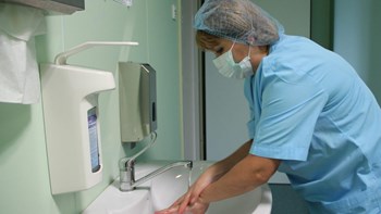 Νέα έρευνα για τον κορονοϊό: Μπορεί να αιωρείται στα νοσοκομεία, ιδίως στις τουαλέτες