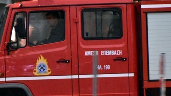 Φωτιά ΤΩΡΑ σε διαμέρισμα στον Πειραιά