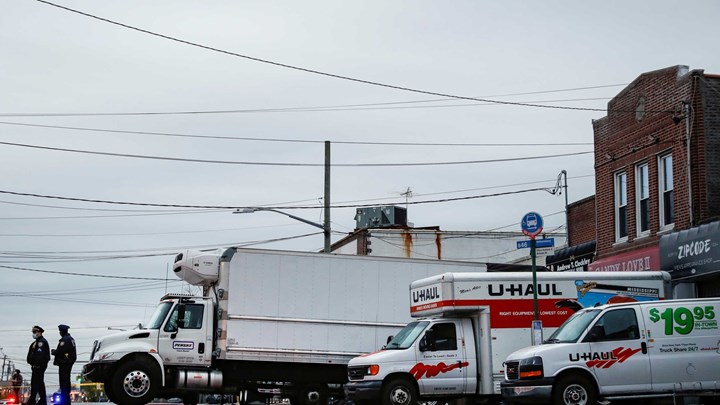 Κορονοϊός: Φρίκη στη Νέα Υόρκη – Γραφείο κηδειών διατηρούσε πτώματα σε φορτηγά χωρίς ψύξη – ΒΙΝΤΕΟ
