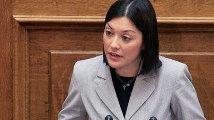Νάντια Γιαννακοπούλου: Mea Culpa για τα “γαλλικά” στη Βουλή – ΦΩΤΟ