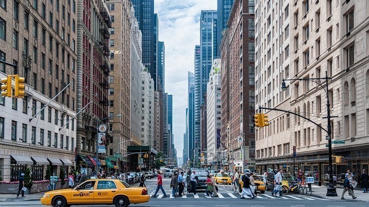 ΗΠΑ: Τις φάσεις επανεκκίνησης της οικονομίας παρουσίασε ο κυβερνήτης της Νέας Υόρκης – BINTEO