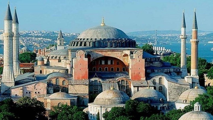 Τούρκος ιερωμένος σε Ερντογάν: Να ανοίξει η Αγία Σοφία για μουσουλμανική προσευχή
