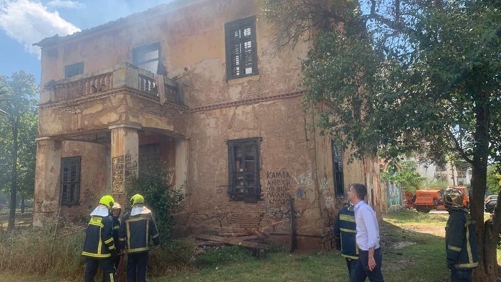 Ο Μπακογιάννης στη φωτιά στη βίλα Κλωναρίδη