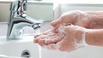 Κορονοϊός: Τα έξι βήματα για σωστό πλύσιμο των χεριών – Πώς πρέπει να χρησιμοποιούνται τα αντισηπτικά