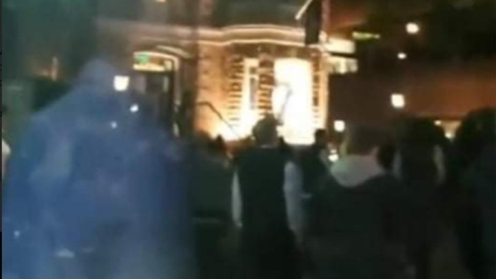 Σάλος για τα υπαίθρια “πάρτι” και τα take away ποτά – Έρχονται αυστηρές κυρώσεις – ΦΩΤΟ – ΒΙΝΤΕΟ