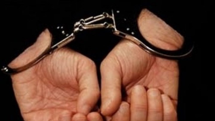 Συνελήφθη γνωστός επιχειρηματίας στο Κολωνάκι – Σέρβιρε take away ποτά