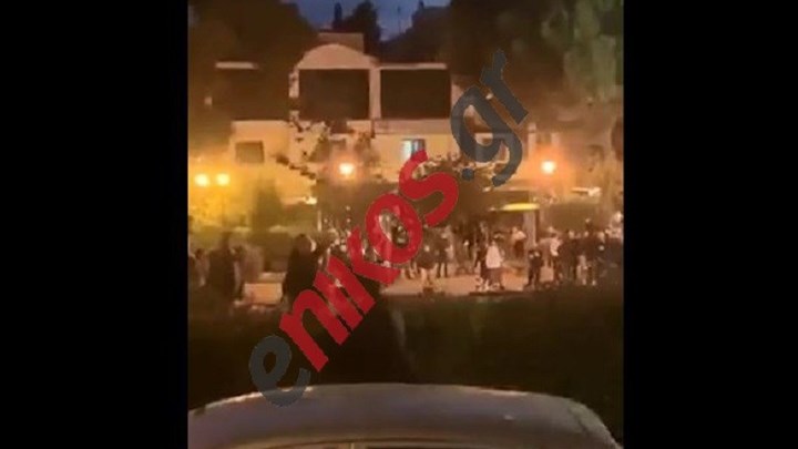 Αγία Παρασκευή: Νύχτα έντασης για δεύτερη ημέρα – Γέμισαν από κόσμο και άλλες πλατείες – ΦΩΤΟ – ΒΙΝΤΕΟ