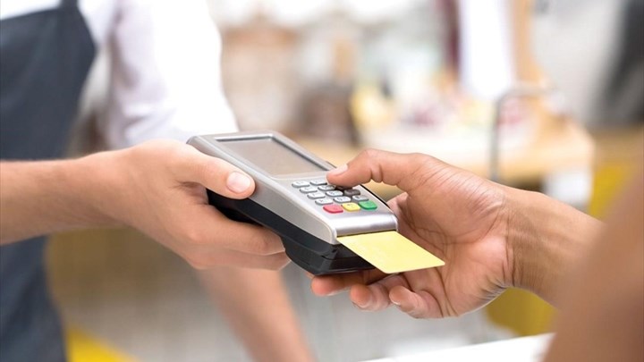 e- Αποδείξεις: Παραμένει το όριο του 30% – Ποιοι κινδυνεύουν με έξτρα φόρο