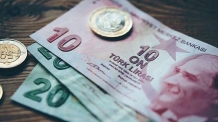 Τουρκία: Σε δίνη η οικονομία – Ιστορικό χαμηλό για τη λίρα