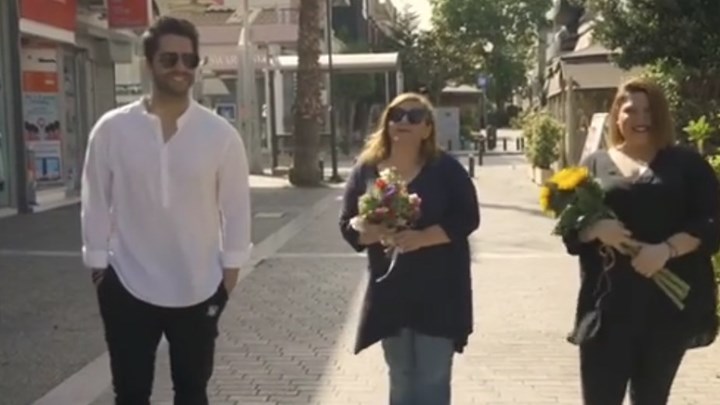 Κορονοϊός: Νέο σποτ της Βίκυς Σταυροπούλου μαζί με τον Γιώργο Τσαλίκη για το αγαπημένο της Περιστέρι