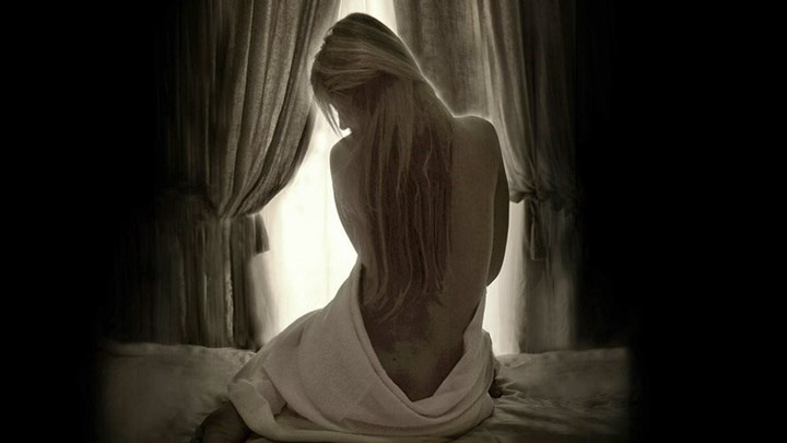 Ανησυχία για “ροζ ραντεβού” εν μέσω πανδημίας – Δύο call girls κόλλησαν κορονοϊό και συνέχισαν να δουλεύουν