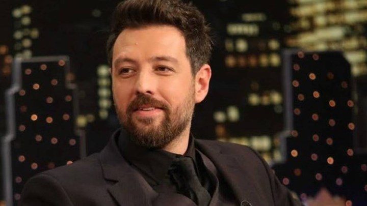 Μάνος Παπαγιάννης: Τι απάντησε μετά τον σάλο που προκάλεσε το βίντεο με το “gay meter” – ΒΙΝΤΕΟ – ΦΩΤΟ