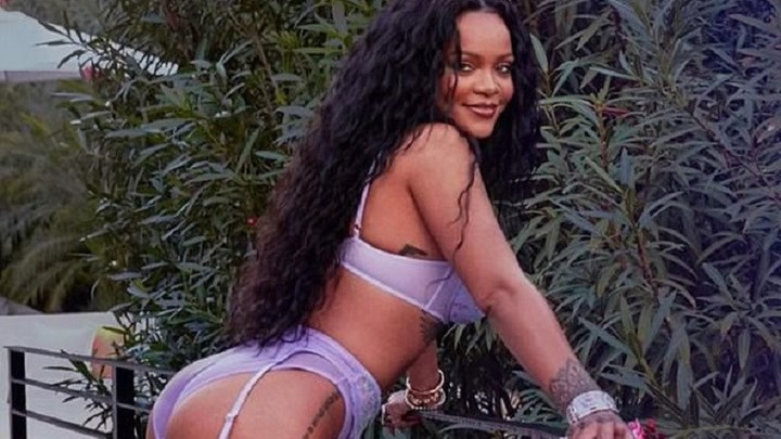 Αποκαλυπτική η Ριάνα σε πόζα… μόνο με εσώρουχα – ΦΩΤΟ