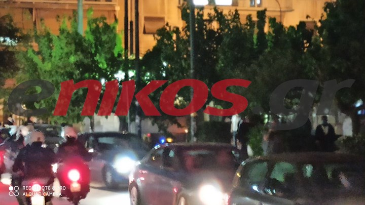 Κυψέλη: Δεκάδες άτομα συγκεντρωμένα στην πλατεία Κυψέλης – ΦΩΤΟ αναγνώστη