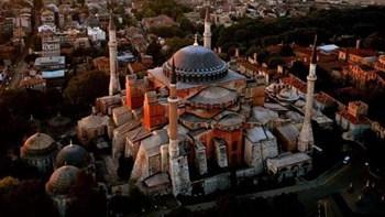 Τουρκικός Τύπος: Η Αγία Σοφία θα γίνει τζαμί; – Το tweet συμβούλου του Ερντογάν που πυροδότησε σενάρια