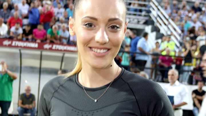 Κορακάκη: Το νέο λουκ μετά την καραντίνα – ΒΙΝΤΕΟ