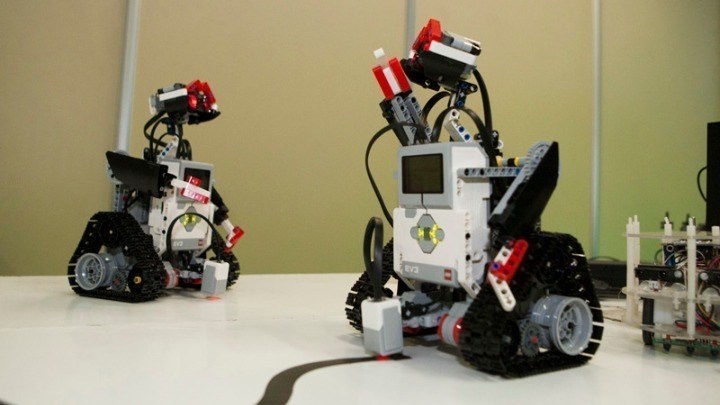 Κορονοϊός: Ρομπότ σκοτώνει τον ιό σε μόλις δύο λεπτά