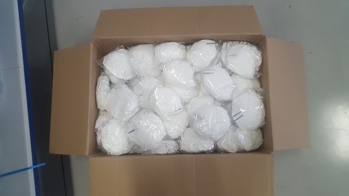 Σκόπευαν να πλουτίσουν εν μέσω πανδημίας: Η απάτη με τις 1.100.000 μάσκες “μαϊμού” – ΦΩΤΟ