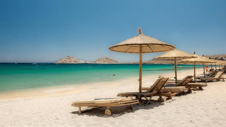 Ανοίγουν 515 οργανωμένες παραλίες: Ομπρέλες σε απόσταση τεσσάρων μέτρων – Όλα τα μέτρα λειτουργίας