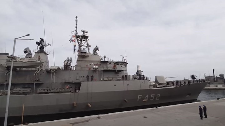 Ελληνικό «τείχος» κατά της Τουρκίας στη Λιβύη: Απέπλευσε η φρεγάτα Ύδρα – ΒΙΝΤΕΟ