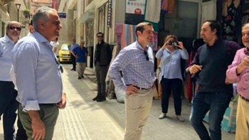 Βόλτα στο κέντρο της Αθήνας για τον Αλέξη Τσίπρα – ΦΩΤΟ – ΒΙΝΤΕΟ