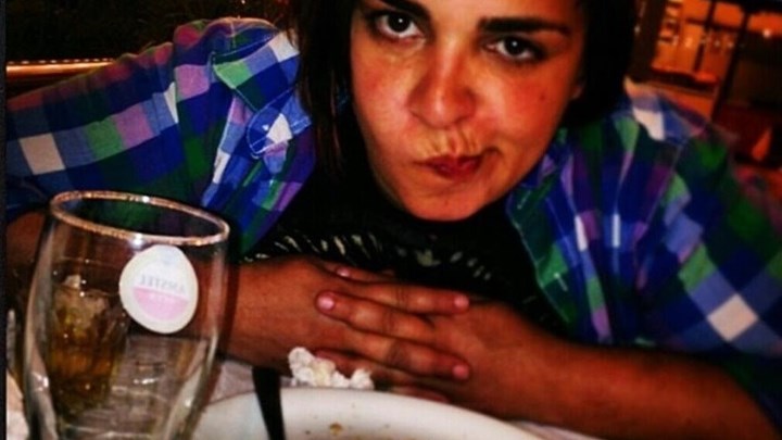 MasterChef: Αυτή είναι η αλήθεια πίσω από τις φωτογραφίες της Ντέμης με τα παϊδάκια – ΒΙΝΤΕΟ