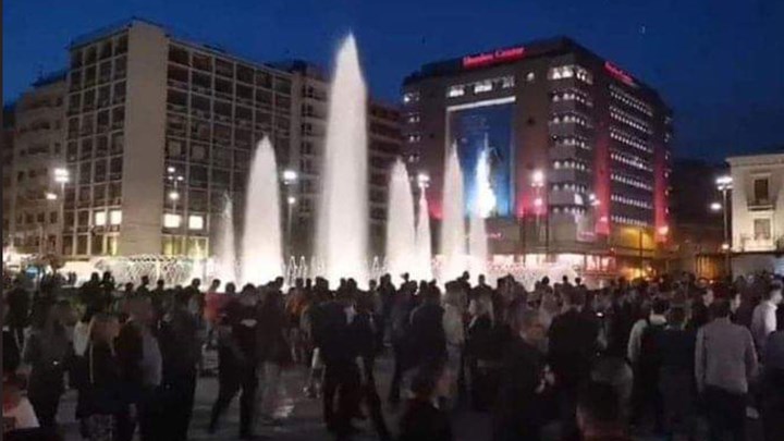 Ομόνοια: Από τον συνωστισμό μέχρι τις καταγγελίες ΣΥΡΙΖΑ και τη συγγνώμη Μπακογιάννη