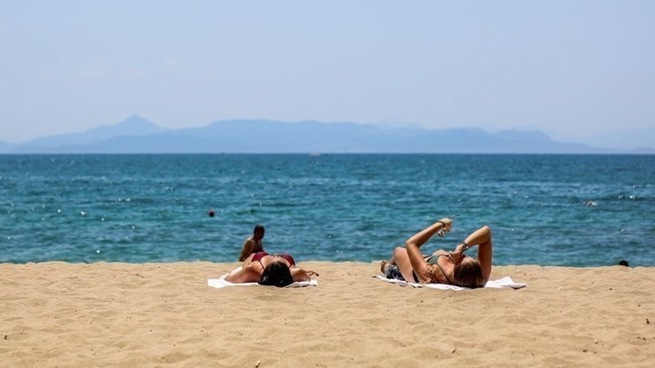 Καιρός: “Καμίνι” η χώρα σήμερα – Πού θα χτυπήσει κόκκινο ο υδράργυρος