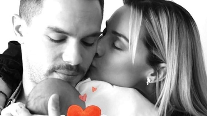 Πετρούνιας: Ποιος θα βαφτίσει την κόρη του – Η ανακοίνωση σε ζωντανή σύνδεση – ΒΙΝΤΕΟ