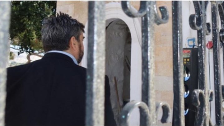 Σύρος: Με θερμικές κάμερες η είσοδος πιστών στις εκκλησίες – ΦΩΤΟ