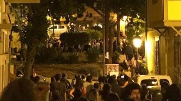 Θεσσαλονίκη: Ένταση κατά την εκκένωση πλατείας στην Άνω Πόλη από δυνάμεις των ΜΑΤ – ΦΩΤΟ