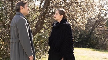 Άγριες Μέλισσες – Spoiler: Ο Κυπραίος προσεγγίζει ξανά ερωτικά την Ελένη – Πώς αντιδρά εκείνη