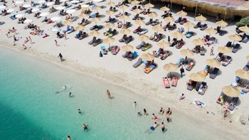 Γιατί δεν επιτρέπεται η μουσική στις παραλίες – Τι είπε ο Νίκος Χαρδαλιάς – ΒΙΝΤΕΟ