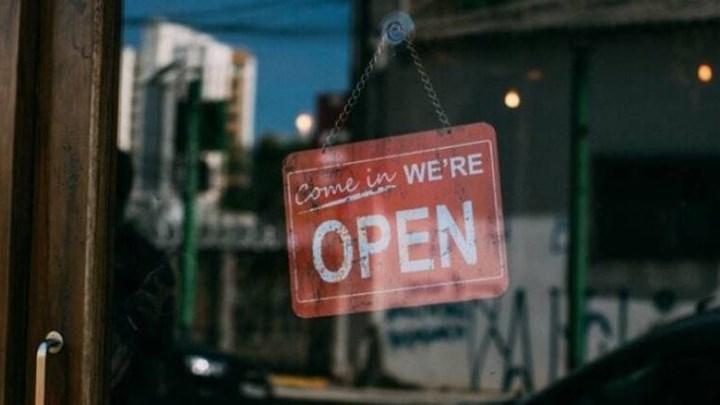 Άρση μέτρων: Aνοίγουν σχολεία, εμπορικά κέντρα, αρχαιολογικοί χώροι – Πώς θα λειτουργήσουν