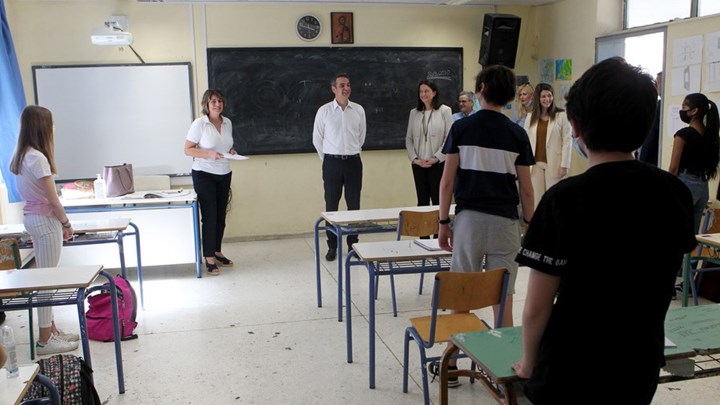 Μητσοτάκης: Σε Γυμνάσιο στο Παγκράτι – Συνομίλησε με μαθητές και είδε από κοντά τα μέτρα προστασίας