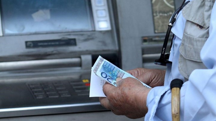 Συντάξεις Ιουνίου: Ποιες και πότε θα πληρωθούν με βάση τον ΑΜΚΑ – Οι ημερομηνίες για τις υπόλοιπες